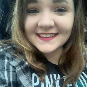 Meet your Posher, Katelyn